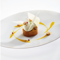 Valrhona White Chocolate Couverture Ariaga is a classic white chocolate with vanilla hints.