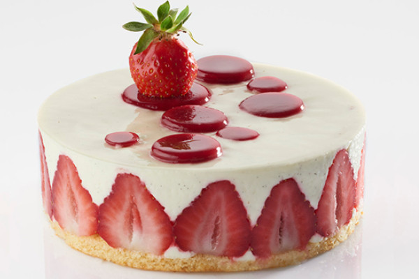 Valrhona Strawberry & Lemon Gateau 