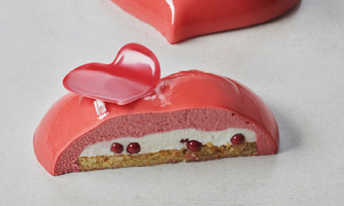 Stolen Kiss Dessert by Valrhona. Make Valentine's Day an unforgettable affair